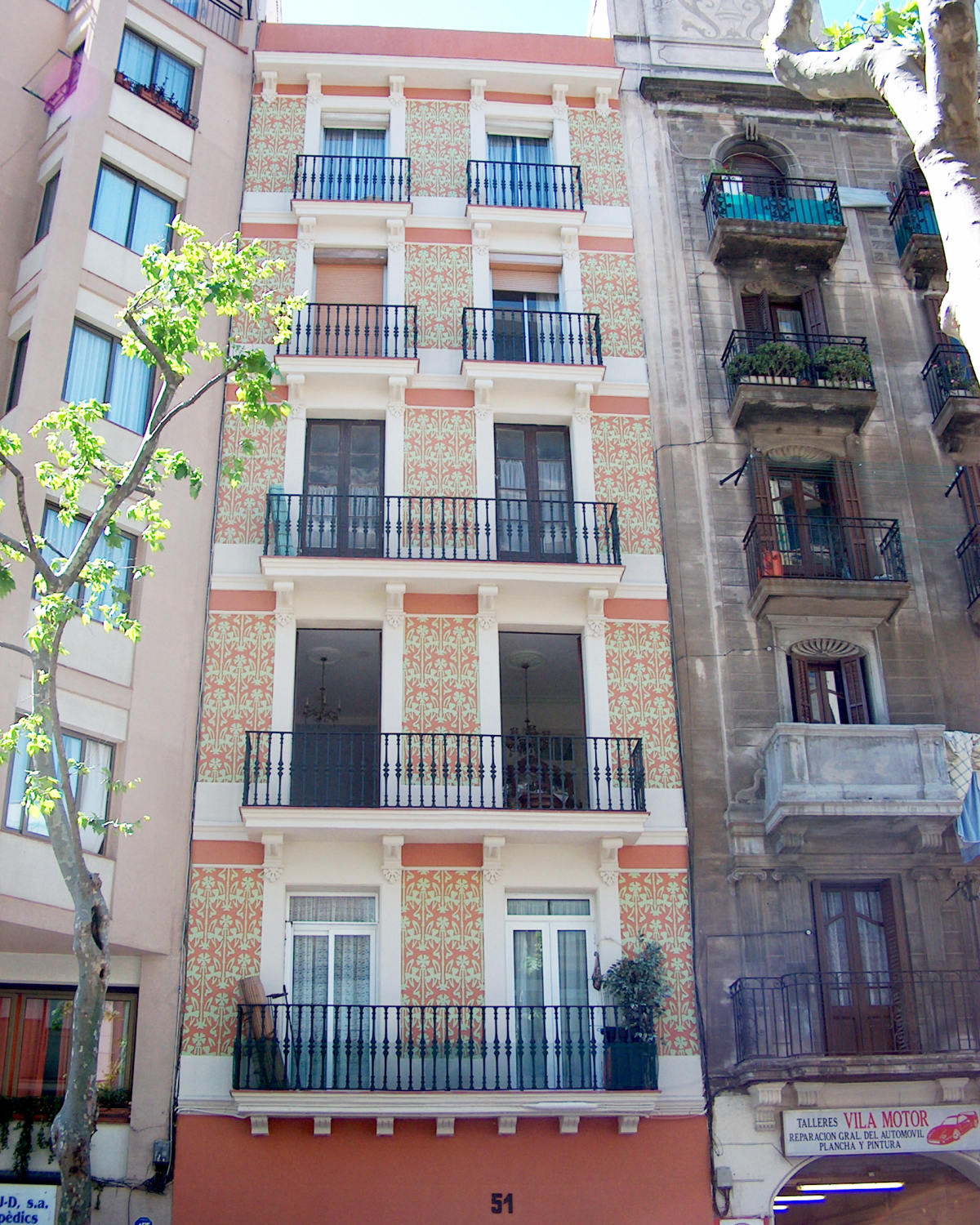 imgi_9_Fachada_emplazada_en_Barcelona_(19.fc2)